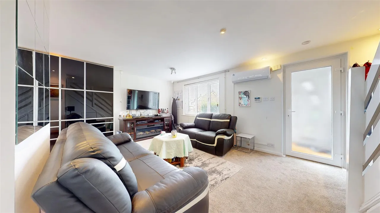 Walgrave Drive, Bradwell, photo 7
