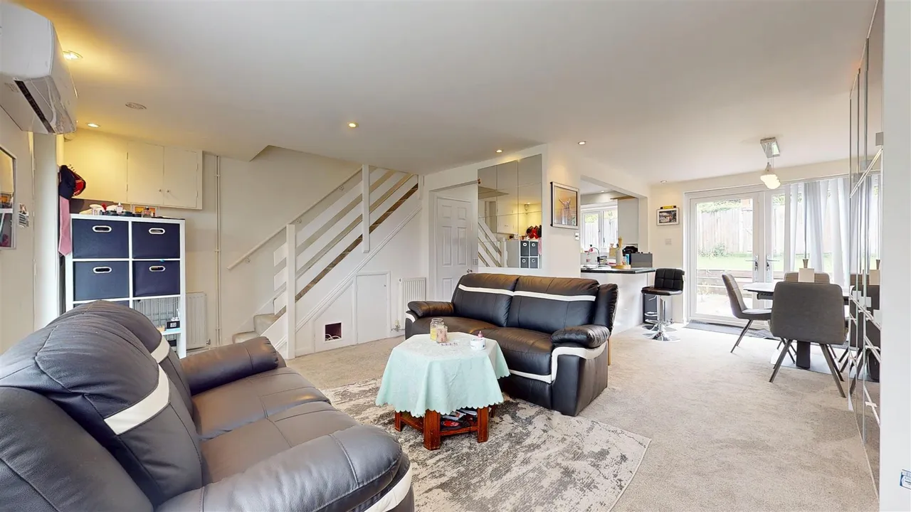 Walgrave Drive, Bradwell, photo 6