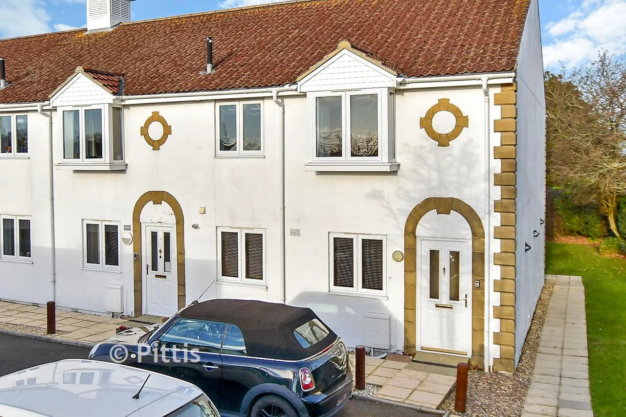 2 bed flat for sale, Bouldnor, Yarmouth, PO41