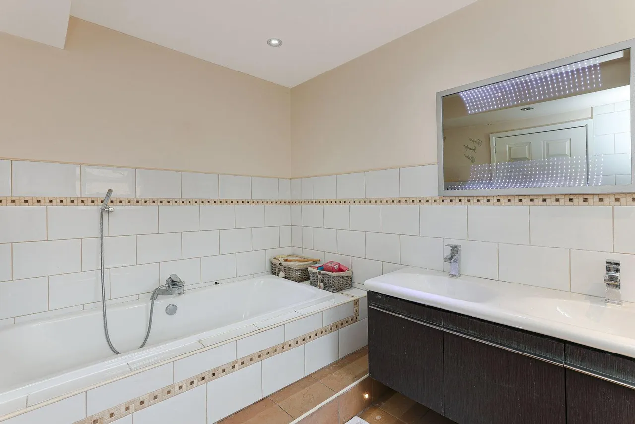 Moorgate Grove, Rotherham, S60, photo 23