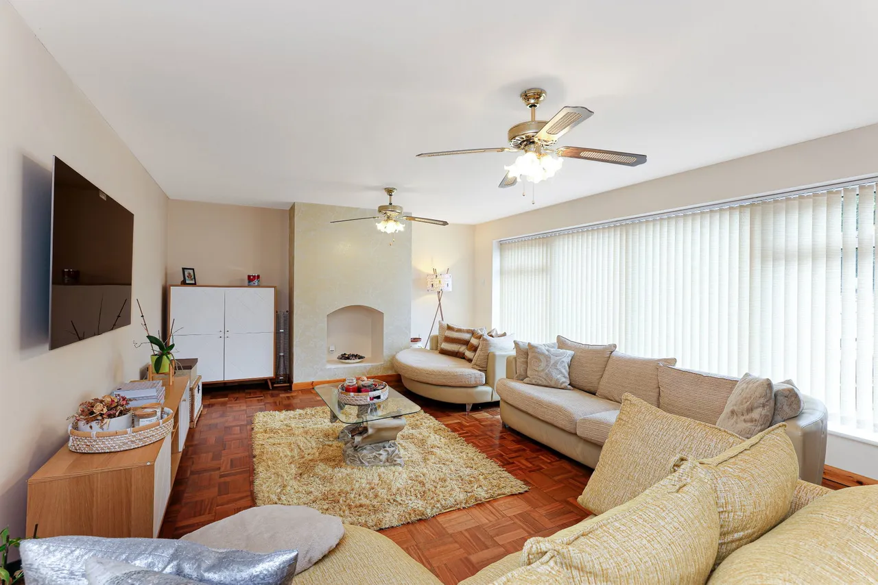 Moorgate Grove, Rotherham, S60, photo 5