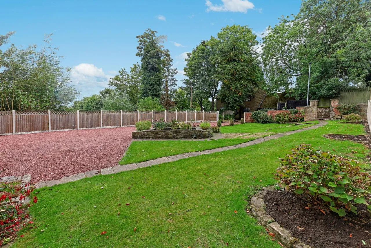 Moorgate Grove, Rotherham, S60, photo 30