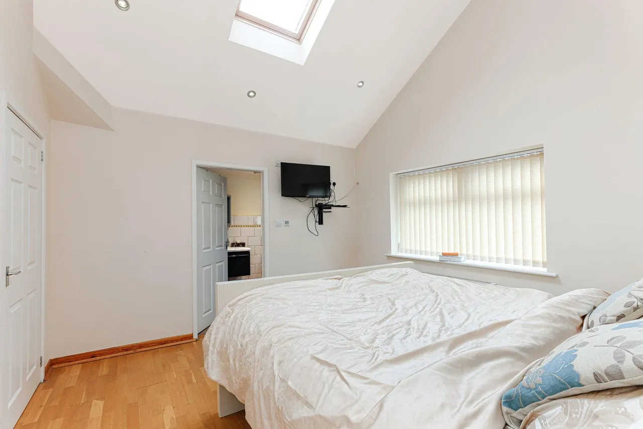 Moorgate Grove, Rotherham, S60, photo 25