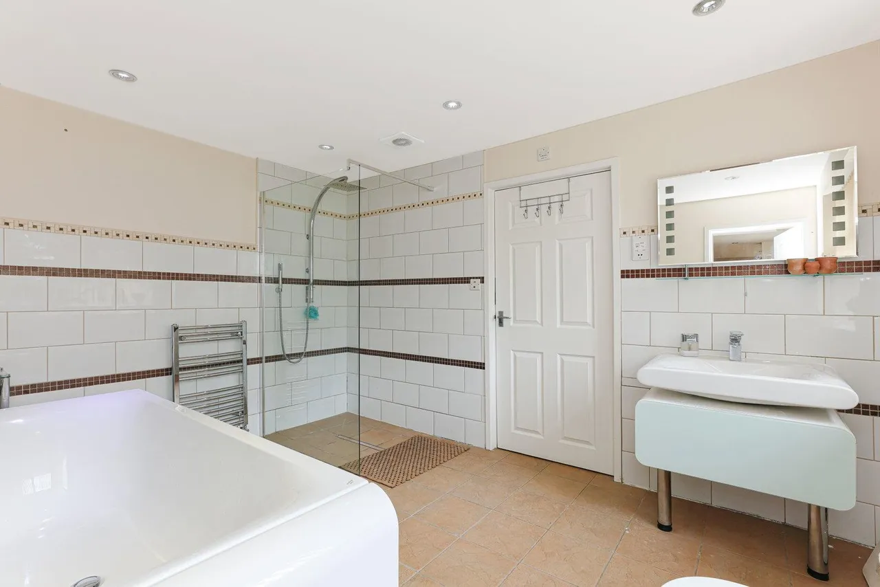 Moorgate Grove, Rotherham, S60, photo 19