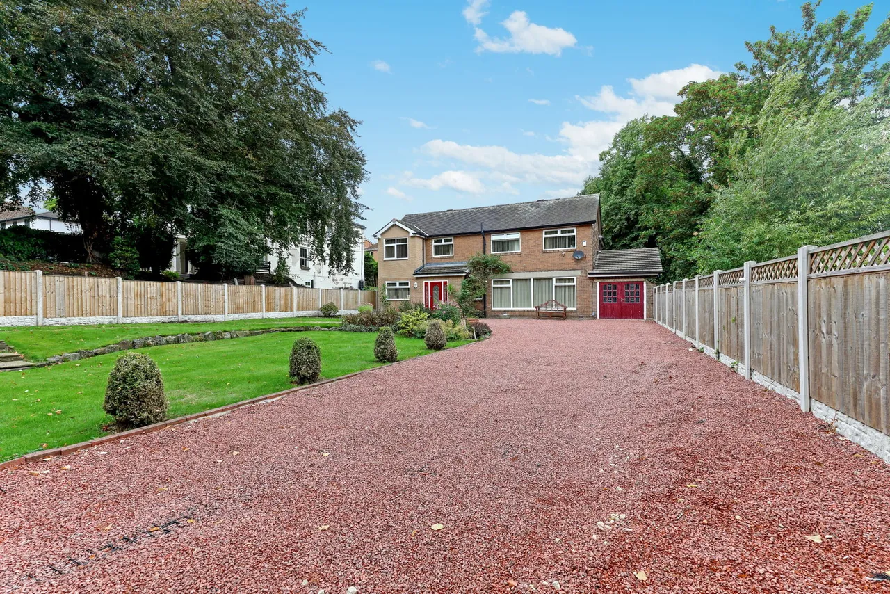Moorgate Grove, Rotherham, S60, photo 31