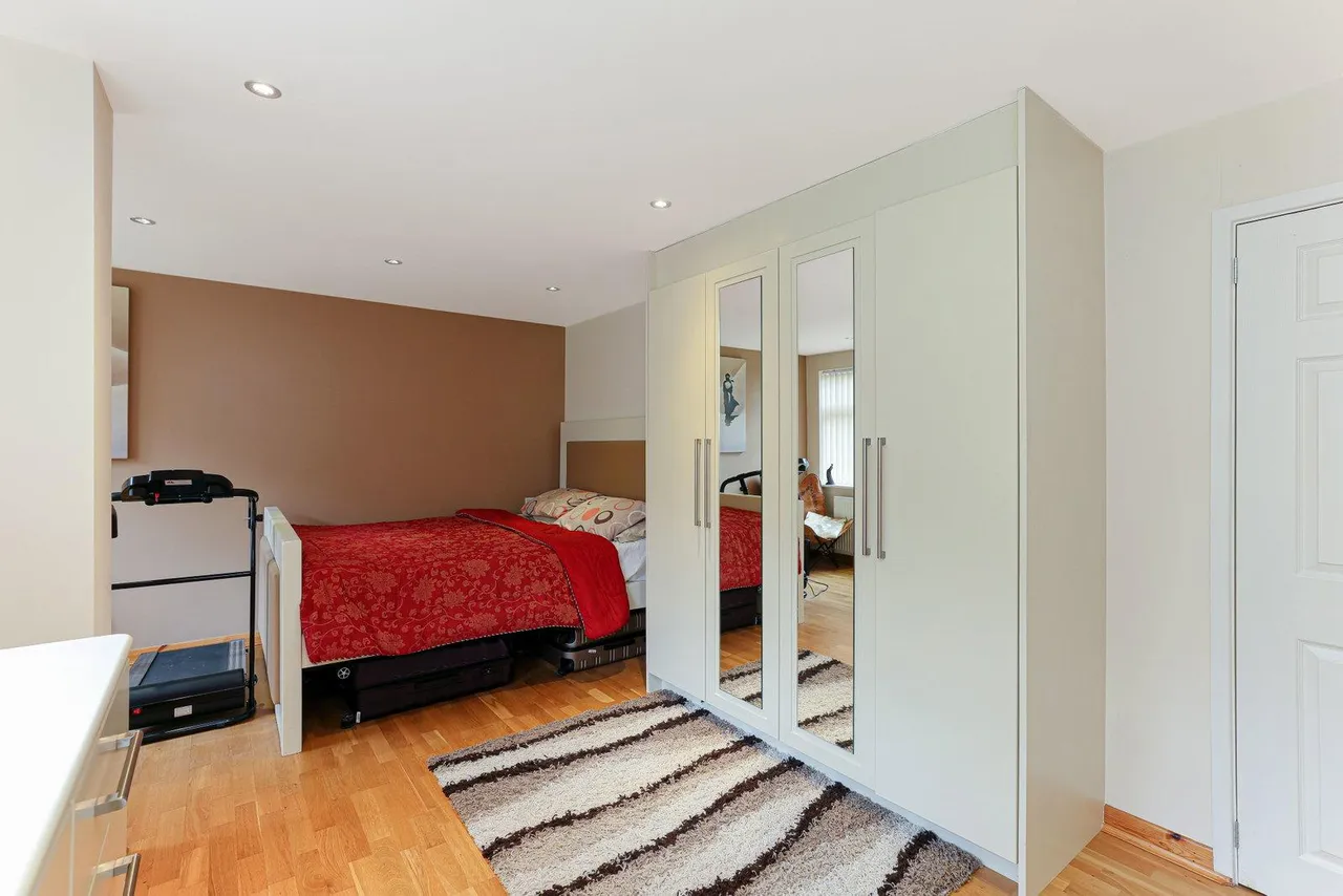 Moorgate Grove, Rotherham, S60, photo 17