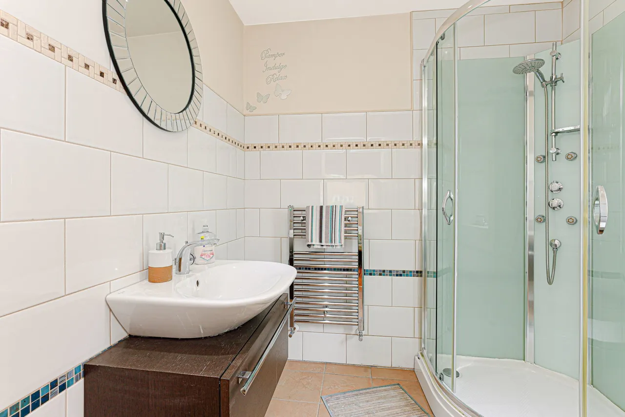 Moorgate Grove, Rotherham, S60, photo 15