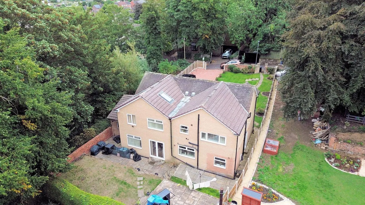 Moorgate Grove, Rotherham, S60, photo 34
