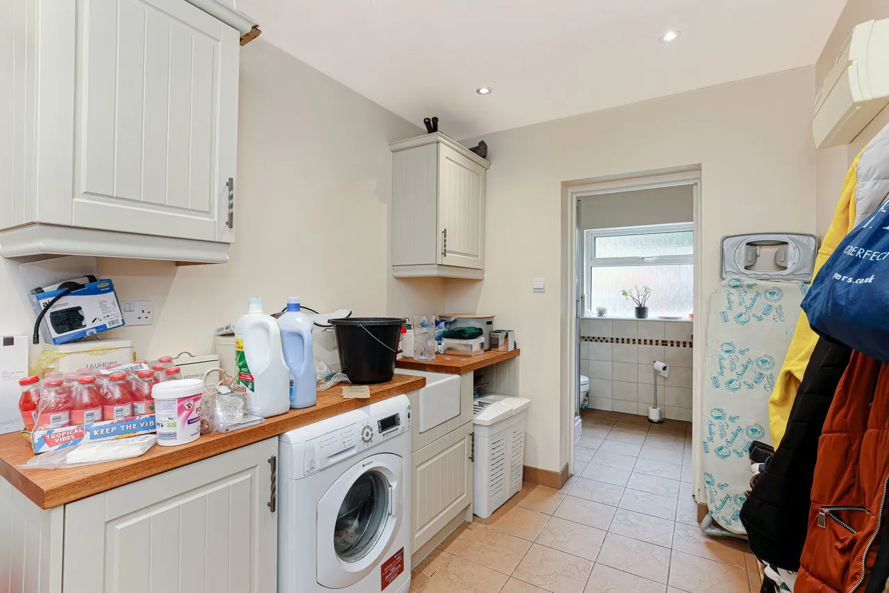 Moorgate Grove, Rotherham, S60, photo 9