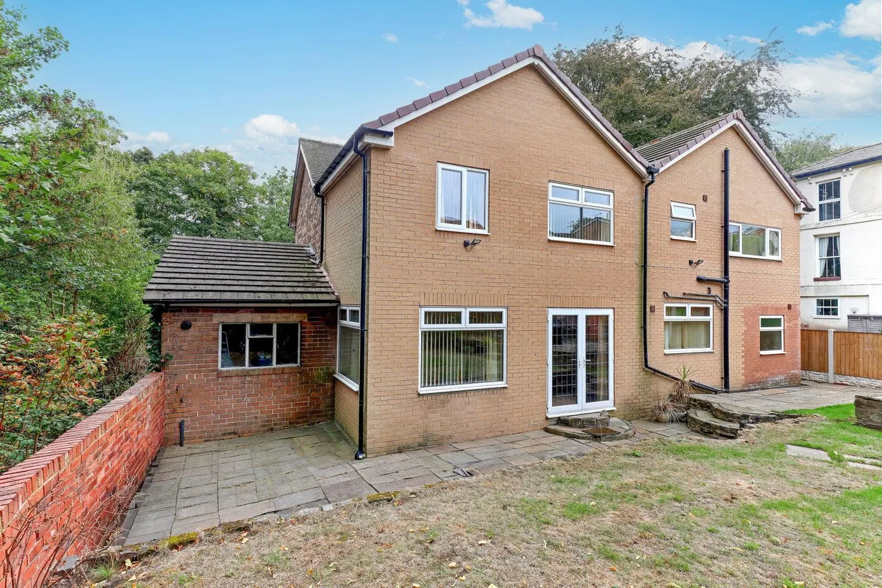 Moorgate Grove, Rotherham, S60, photo 33