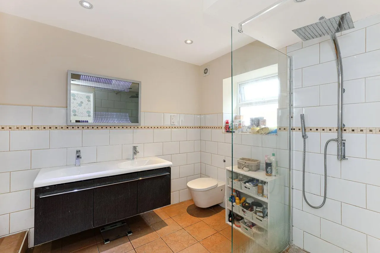 Moorgate Grove, Rotherham, S60, photo 24