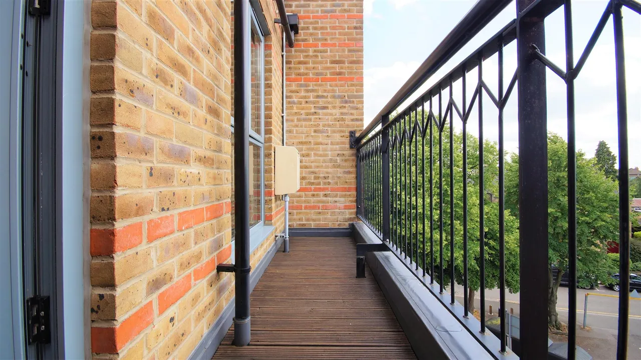 High Road, Woodford Green, IG8, photo 5