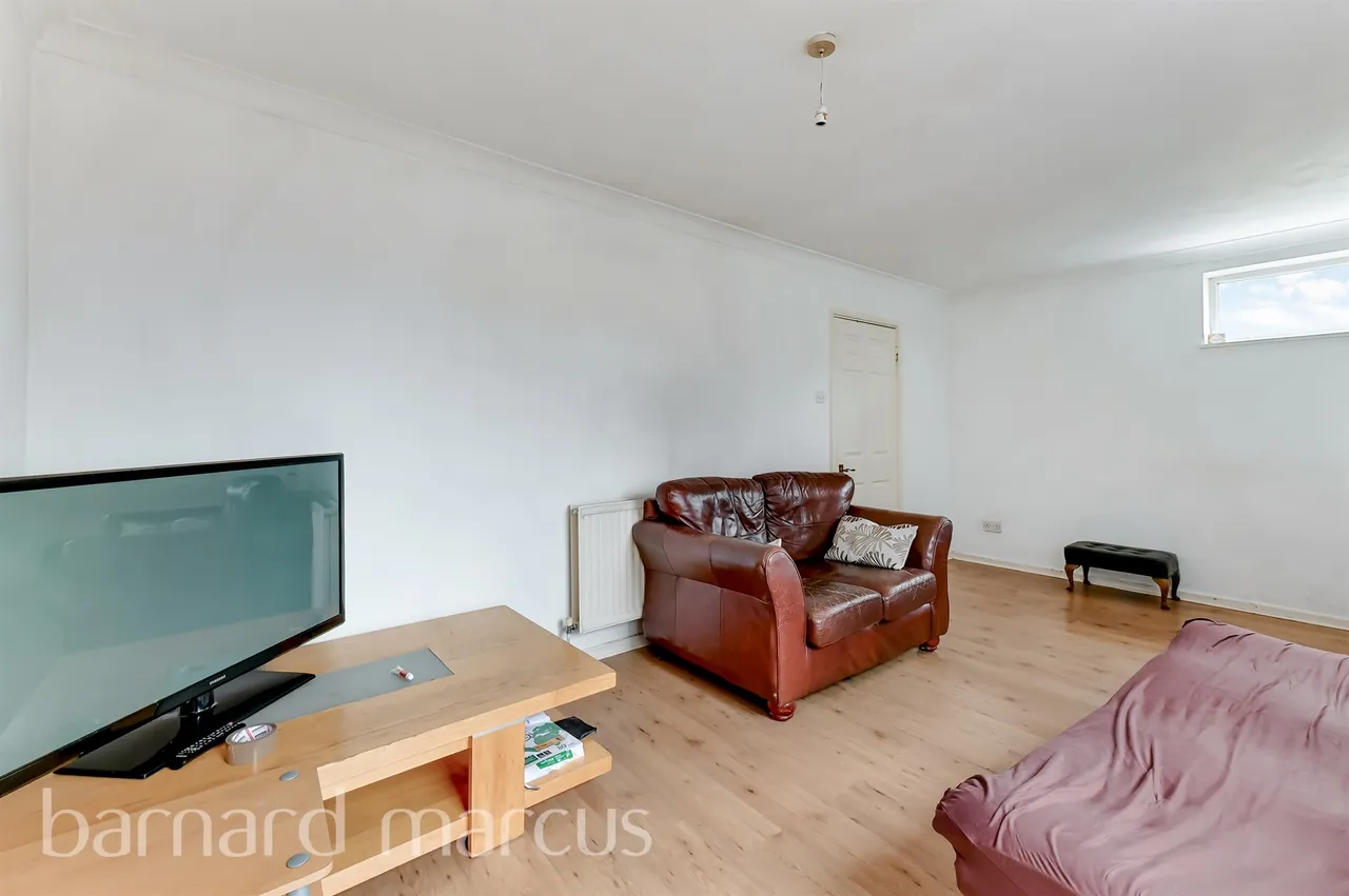 Bramlands Close, London, SW11, photo 3