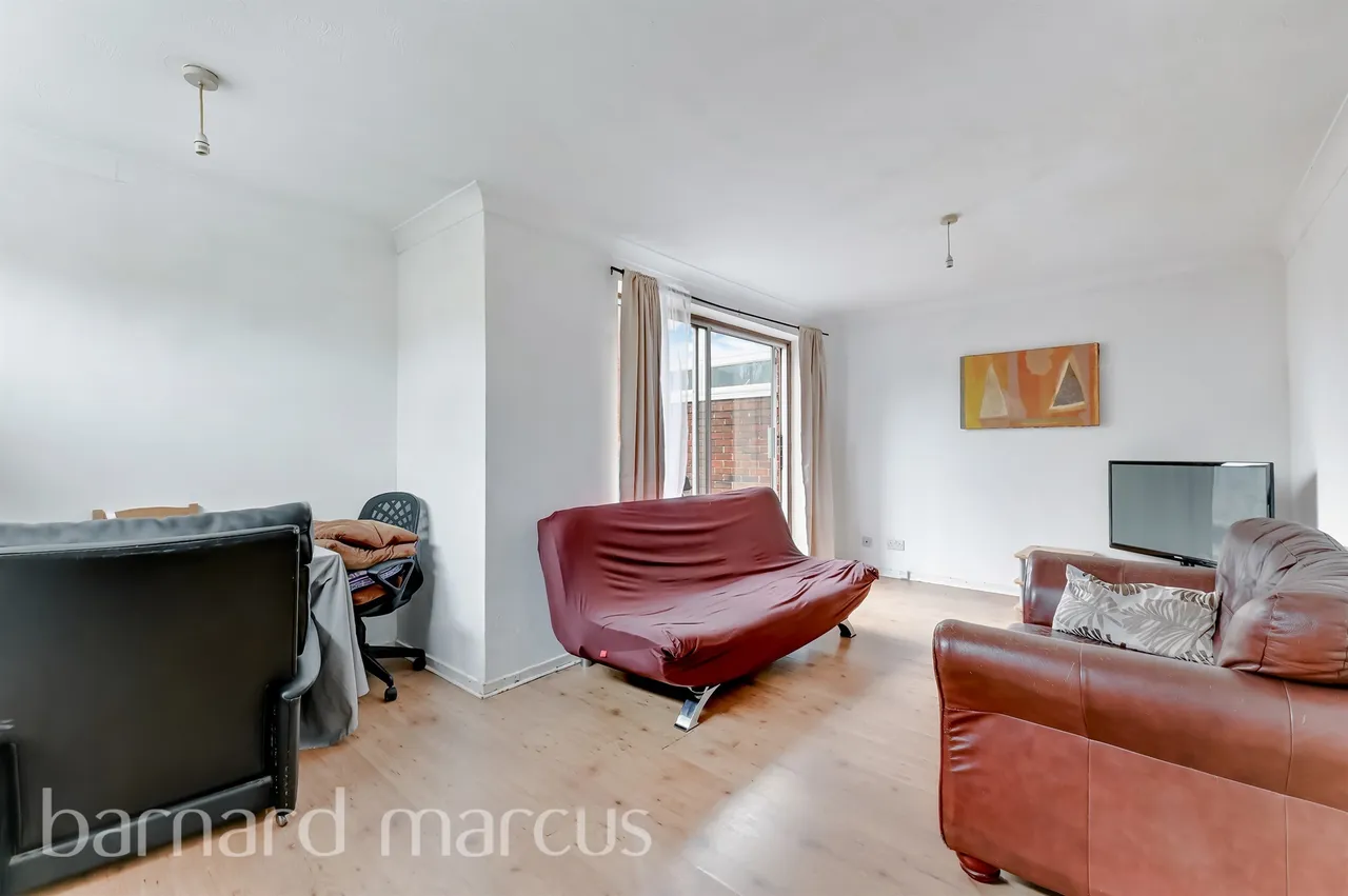 Bramlands Close, London, SW11, photo 2