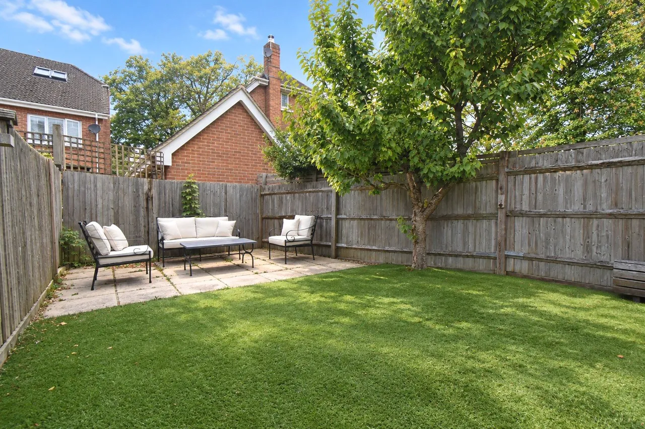 Hams Corner, Sherfield-on-Loddon, Hook, Hampshire, RG27 0HP, photo 6