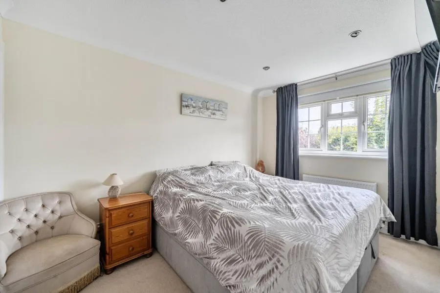 Wheeler Close, Burghfield Common, RG7, photo 7