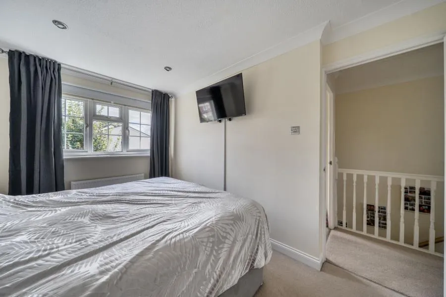 Wheeler Close, Burghfield Common, RG7, photo 21