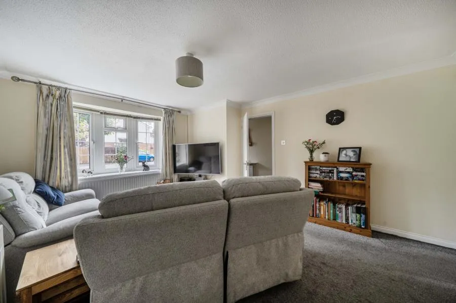 Wheeler Close, Burghfield Common, RG7, photo 18