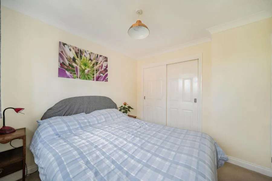 Wheeler Close, Burghfield Common, RG7, photo 13