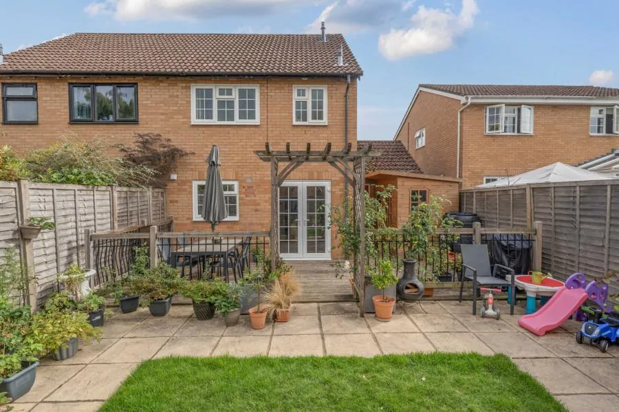 Wheeler Close, Burghfield Common, RG7, photo 14