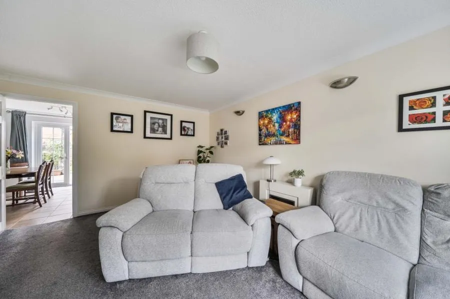 Wheeler Close, Burghfield Common, RG7, photo 19