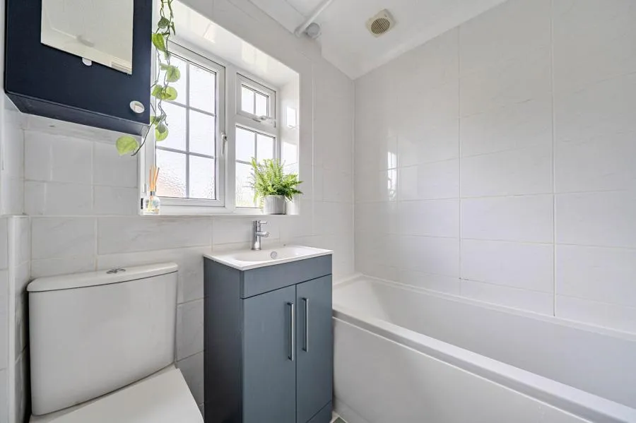 Wheeler Close, Burghfield Common, RG7, photo 8