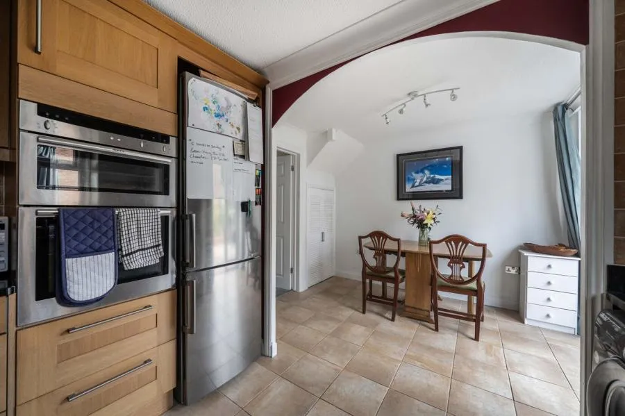 Wheeler Close, Burghfield Common, RG7, photo 15