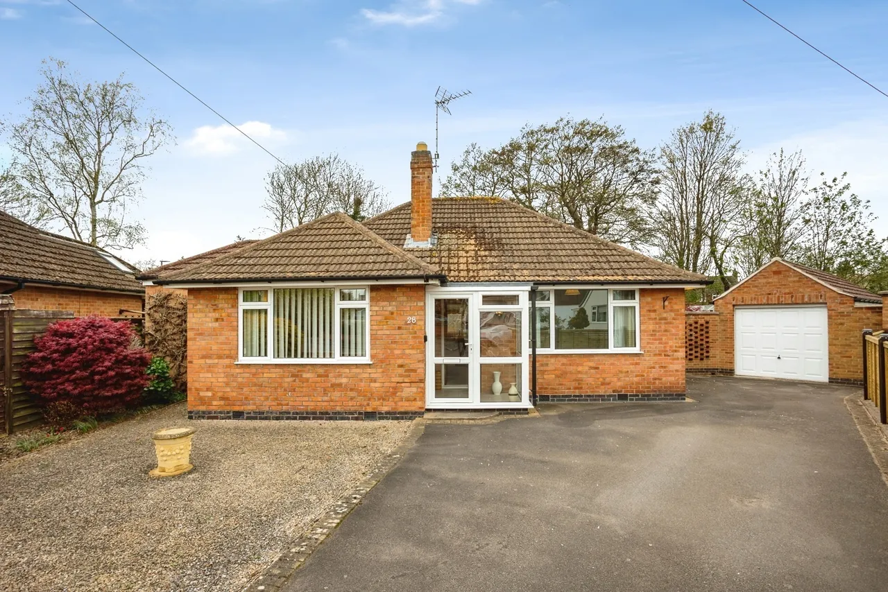 2 bed house for sale, Woodbrook Road, Loughborough, LE11