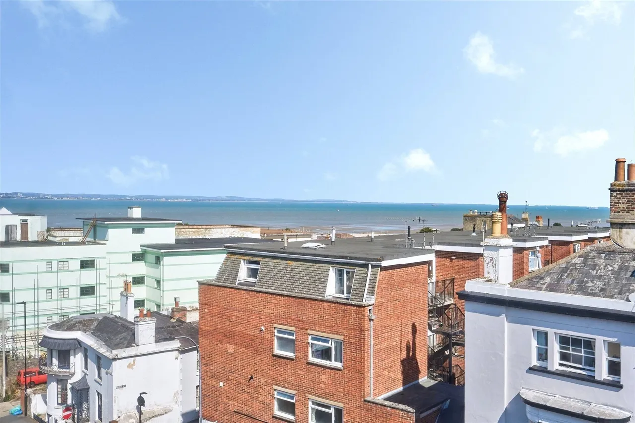George Street, Ryde, PO33, photo 6