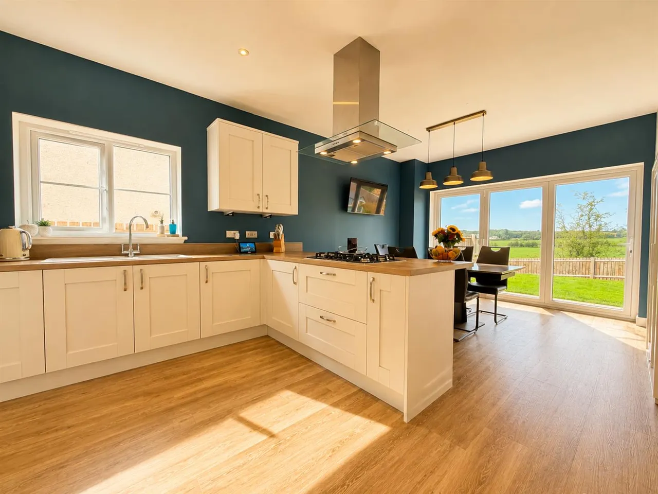 Westwood Court, Lawthorn, Irvine, KA11 2FL, photo 6