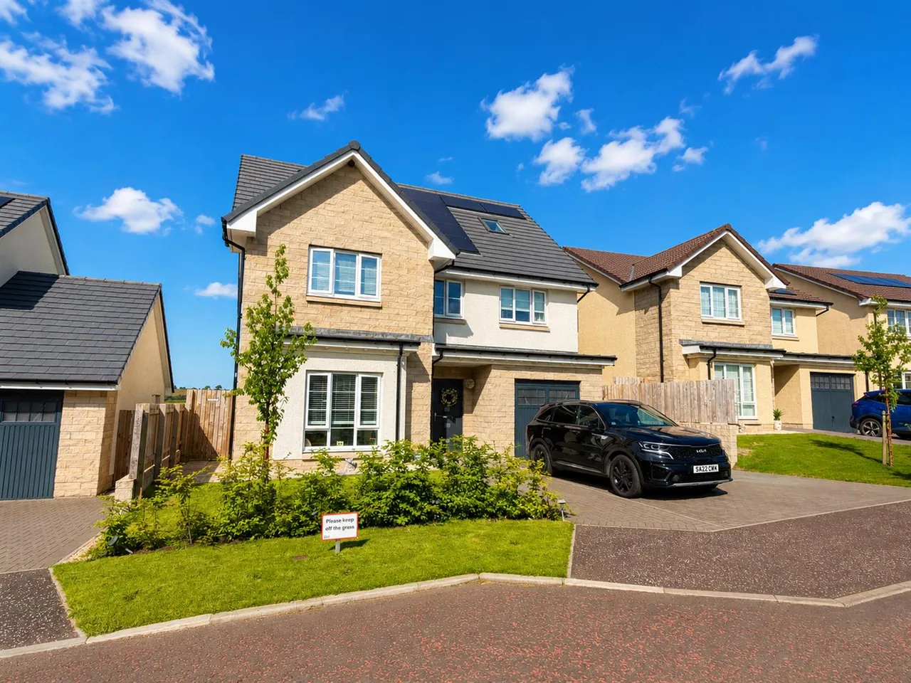 5 bed house for sale — Westwood Court, Lawthorn, Irvine, KA11 2FL