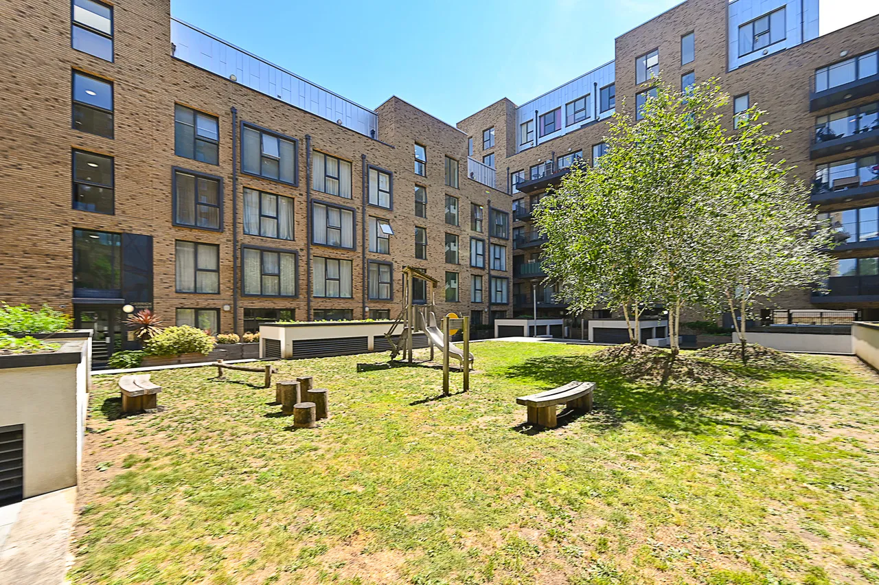 Ashley Court, London, E3, photo 13