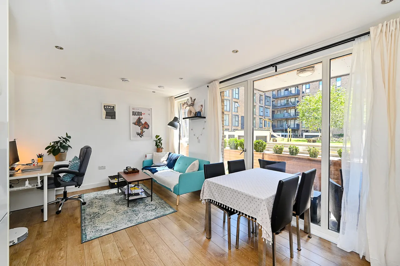 1 bed flat for sale, Ashley Court, London, E3