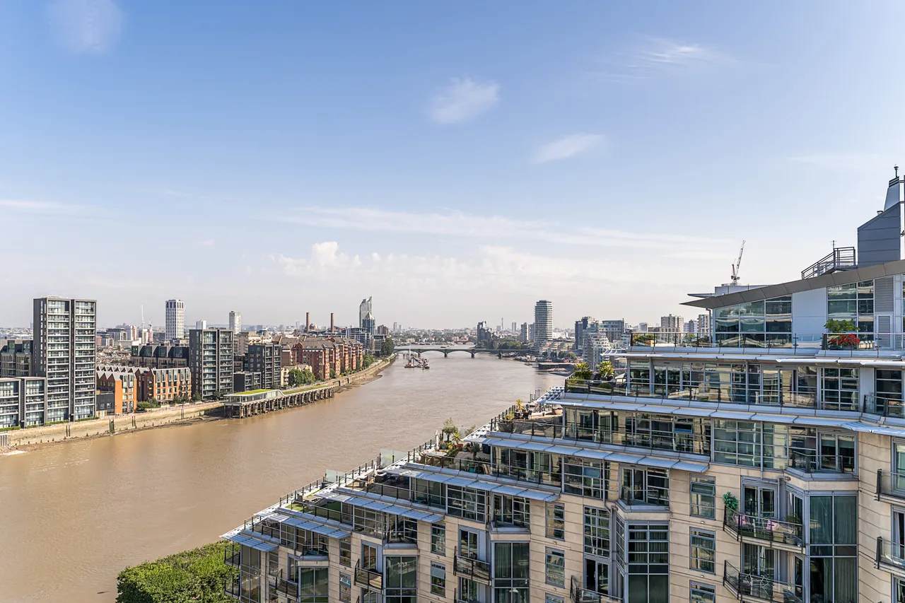 3 bed flat for sale — Juniper Drive, London, SW18