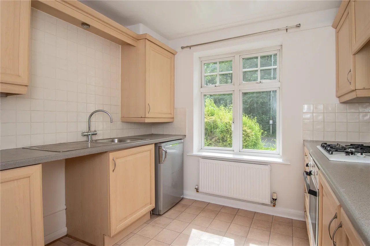 St. Peters Close, Bromsgrove, Worcestershire, B61 7DY, photo 3