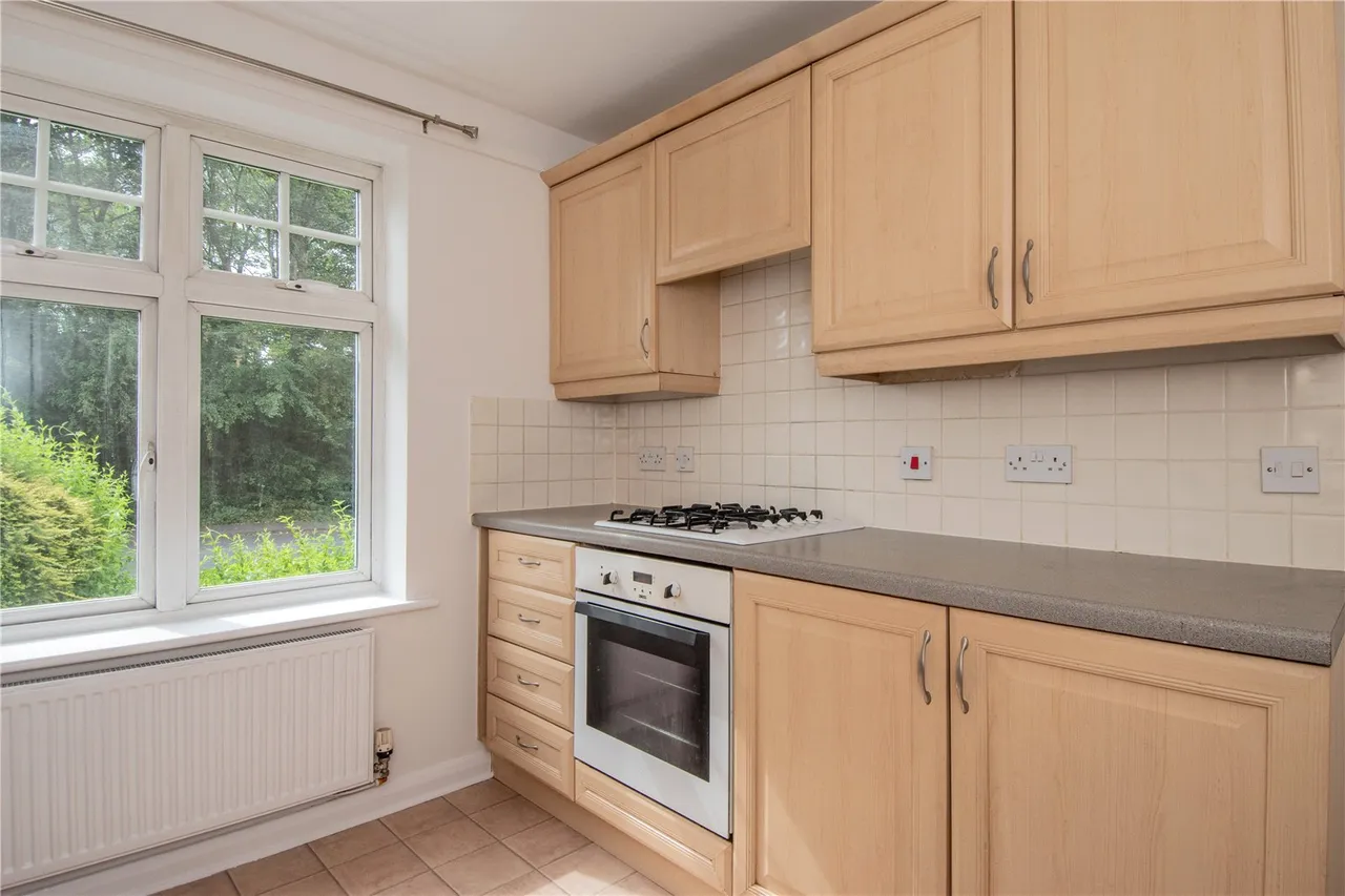 St. Peters Close, Bromsgrove, Worcestershire, B61 7DY, photo 4