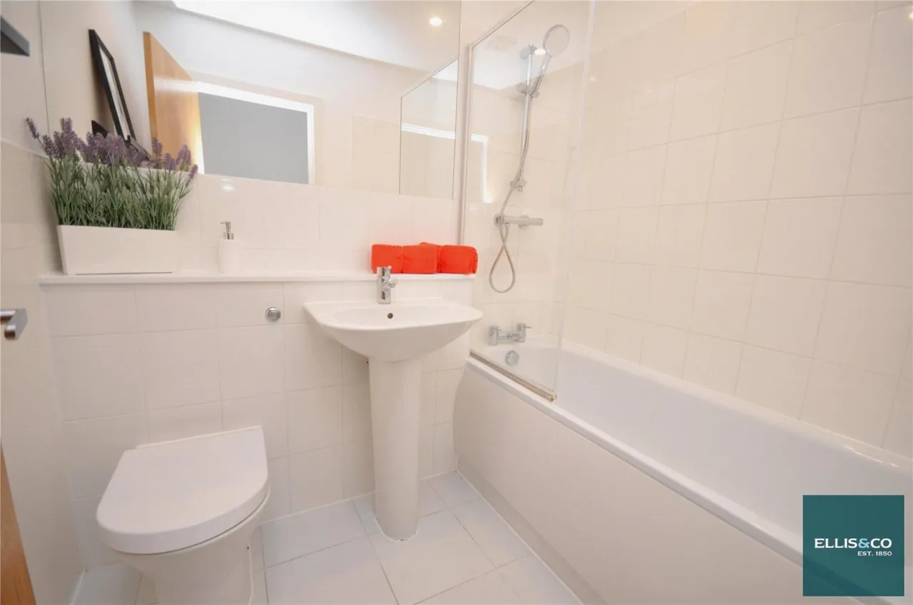 High Road, North Finchley, N12, photo 6