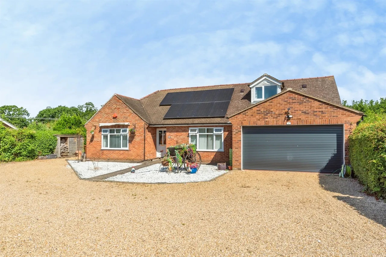 3 bed house for sale — Bulpit Lane, Swinderby, Lincoln