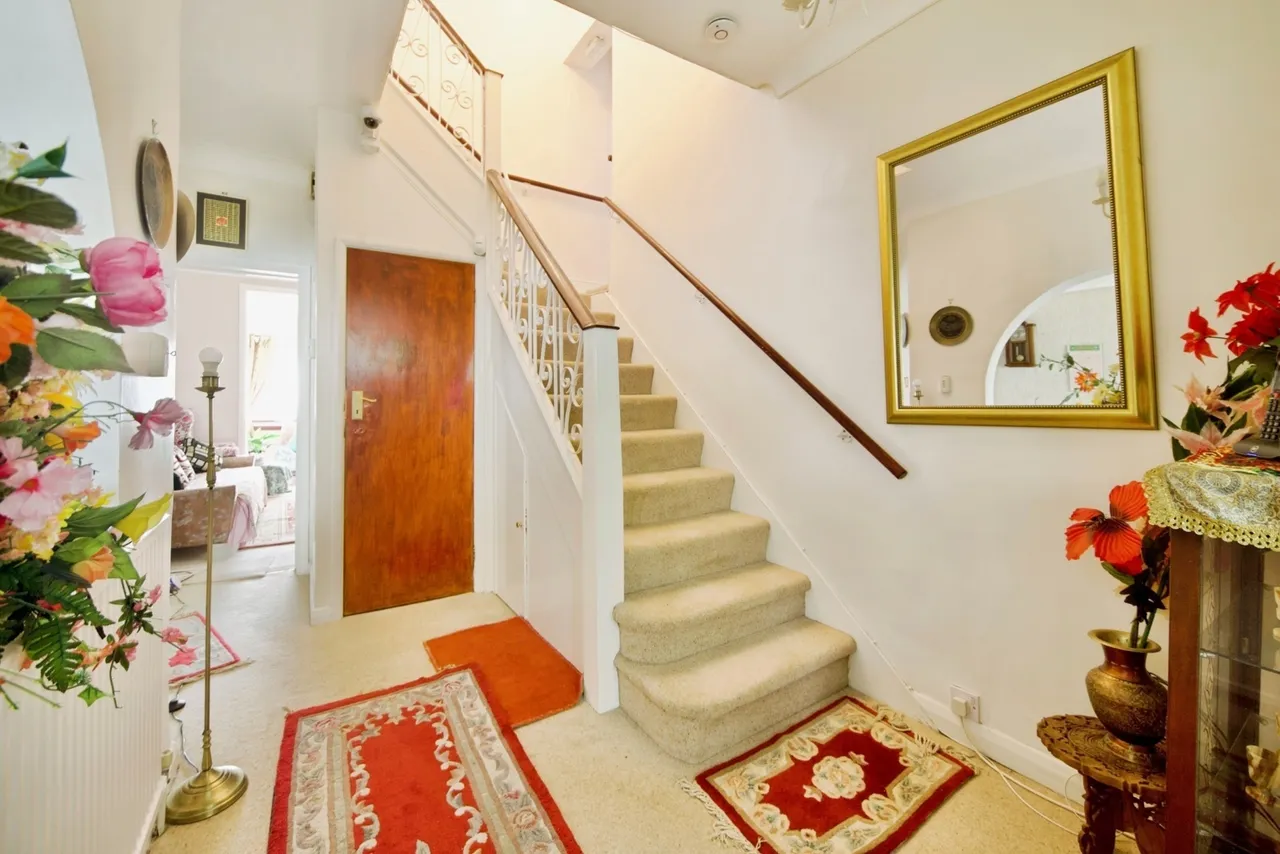 Queen Elizabeths Drive, London, N14, photo 16