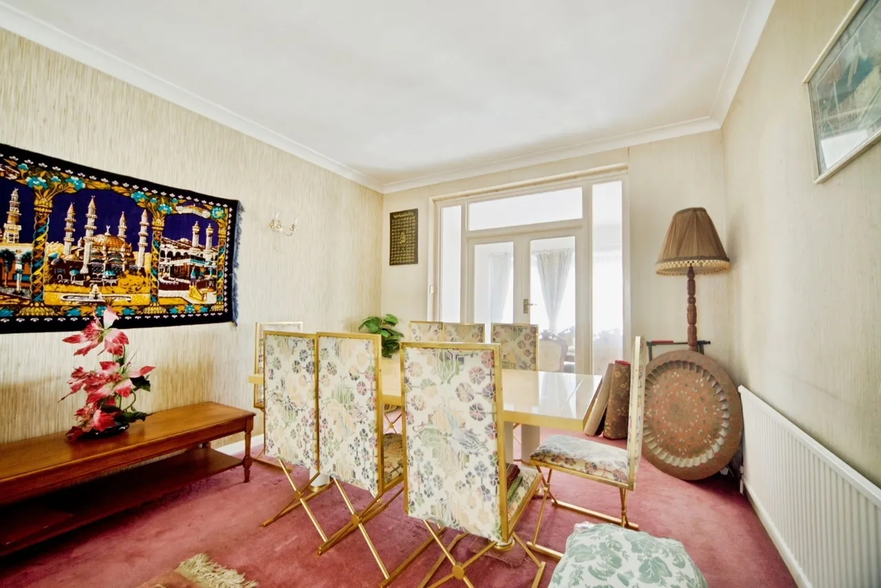 Queen Elizabeths Drive, London, N14, photo 17