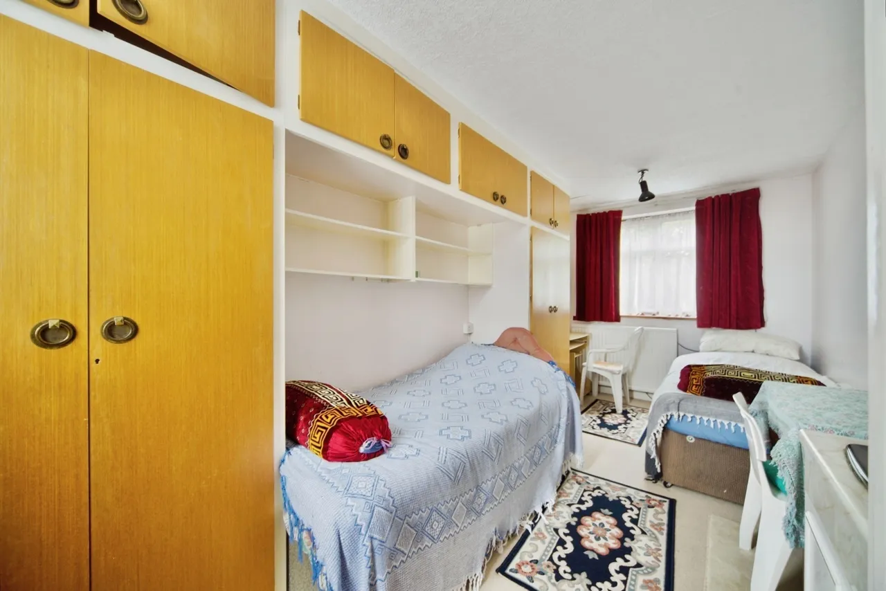 Queen Elizabeths Drive, London, N14, photo 14