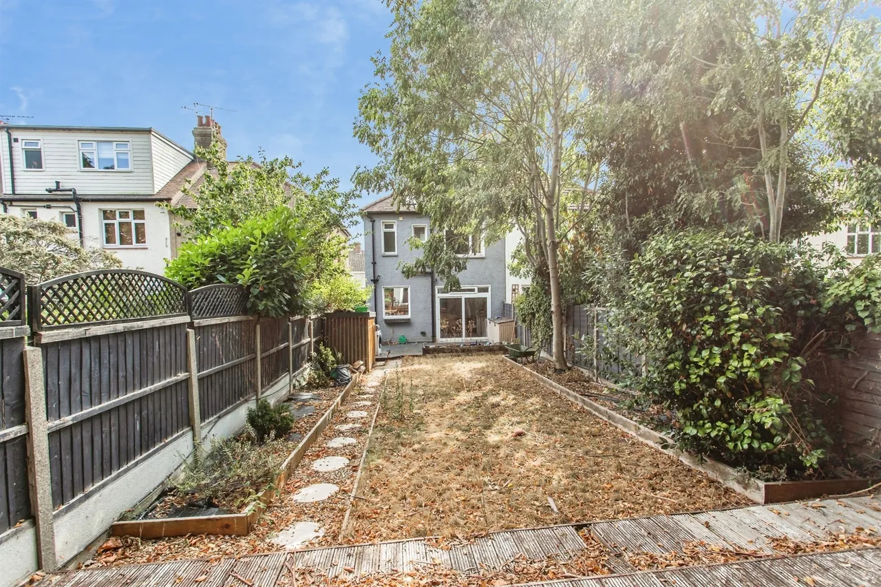 Ennismore Gardens, Southend-On-Sea, SS2, photo 15