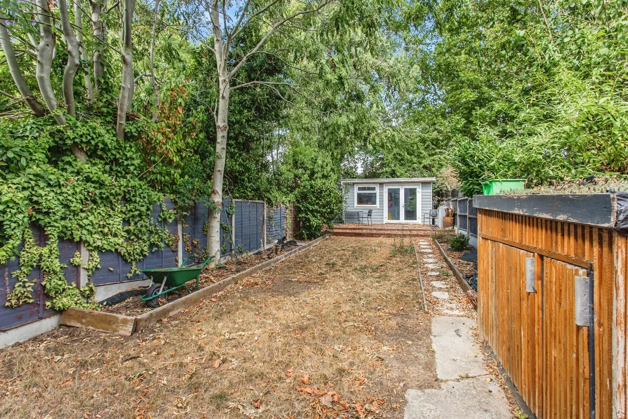 Ennismore Gardens, Southend-On-Sea, SS2, photo 16