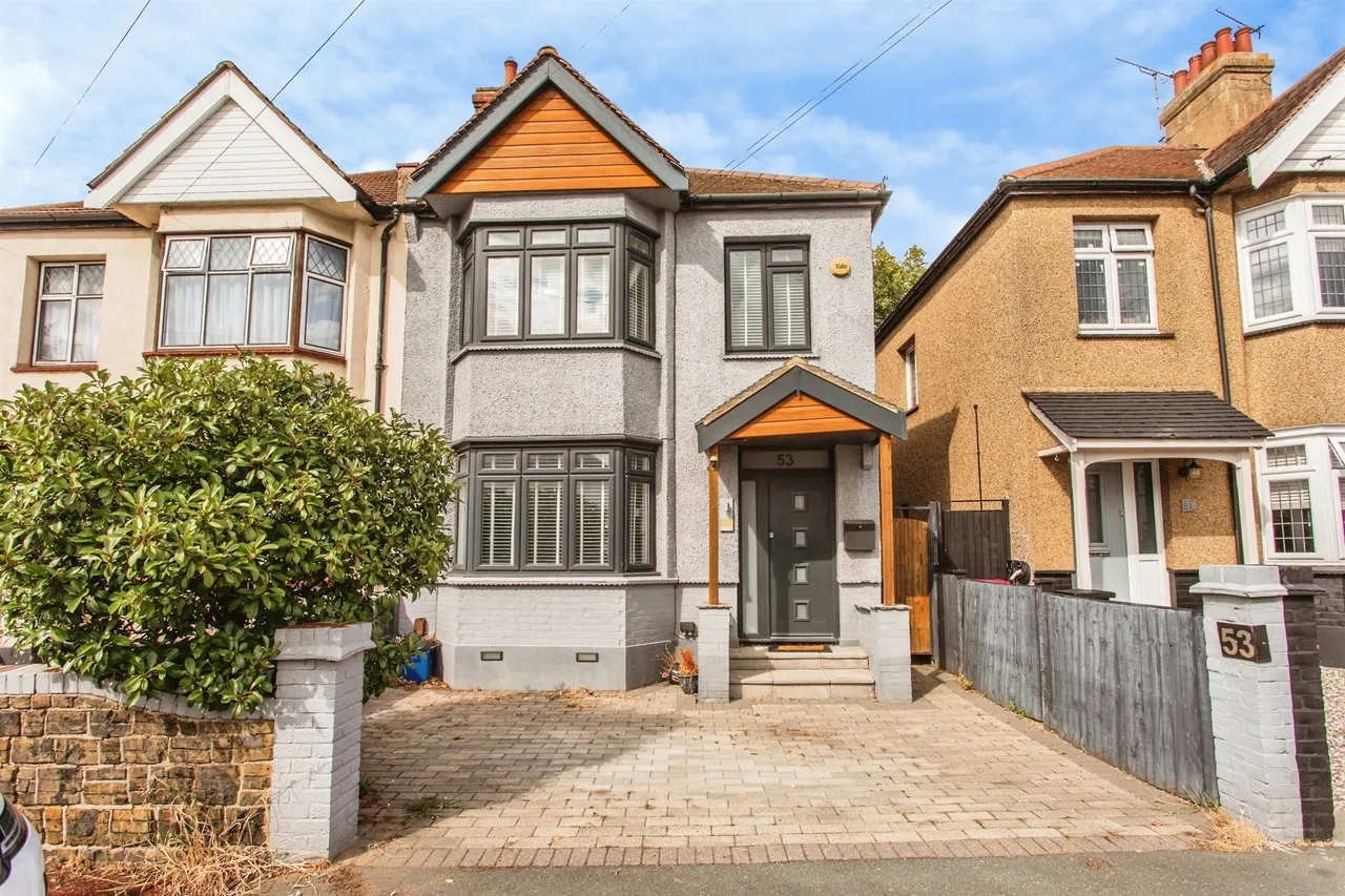 3 bed house for sale, Ennismore Gardens, Southend-On-Sea, SS2