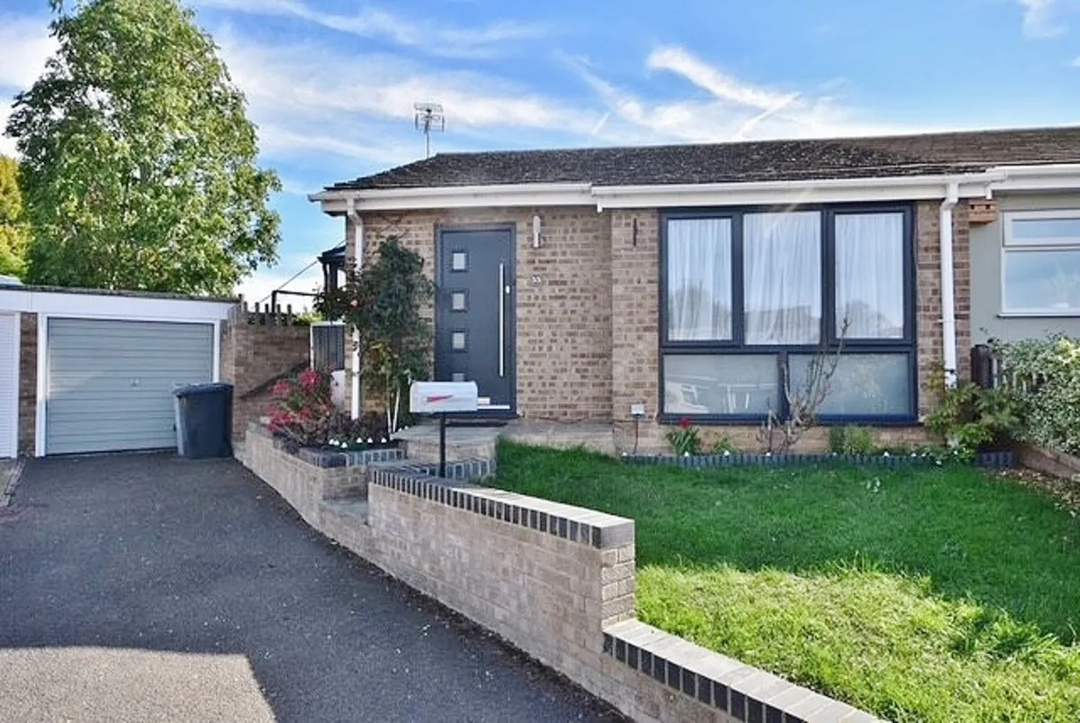2 bed house for sale, Quarry Road, Witney