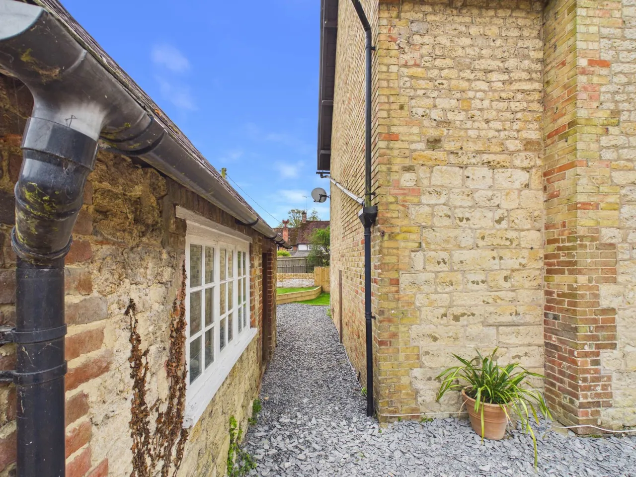 Oving Road, Whitchurch, photo 29