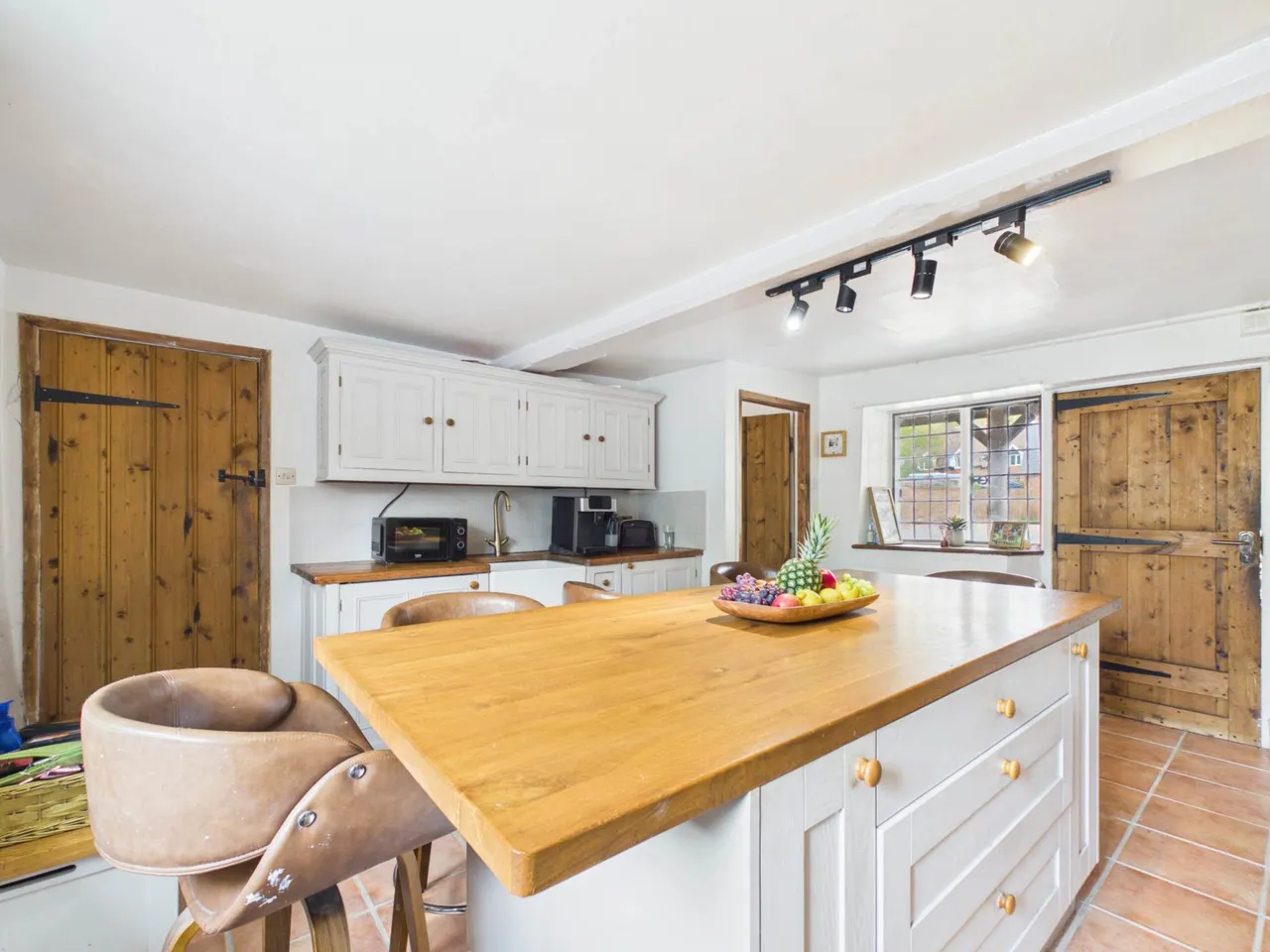 Oving Road, Whitchurch, photo 10