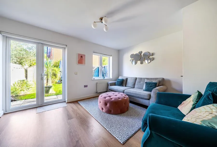 Holmesdale Avenue, Redhill, RH1, photo 2