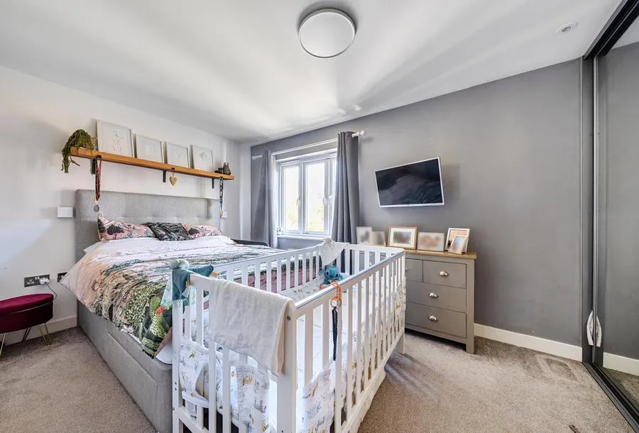 Holmesdale Avenue, Redhill, RH1, photo 9