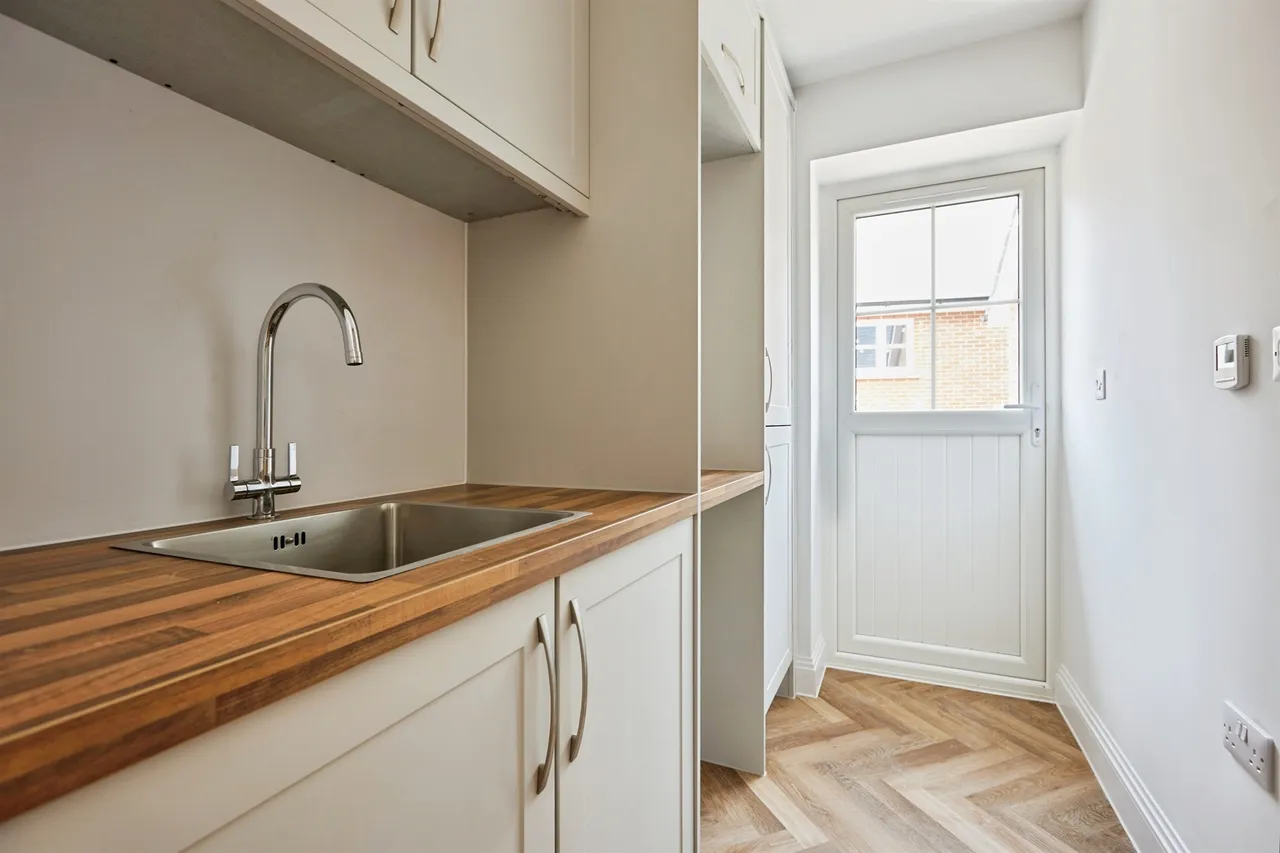 Pond Walk, Stalbridge, DT10, photo 13